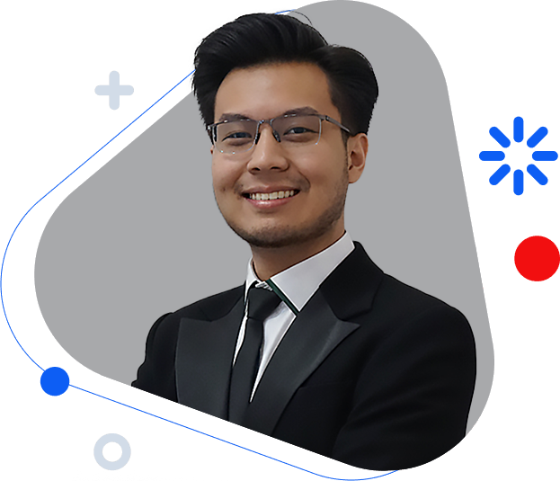 Professional coach delivering an online and offline training session at Maximum Life Group, guiding participants through interactive learning, leadership development, and skill enhancement in a modern corporate environment.