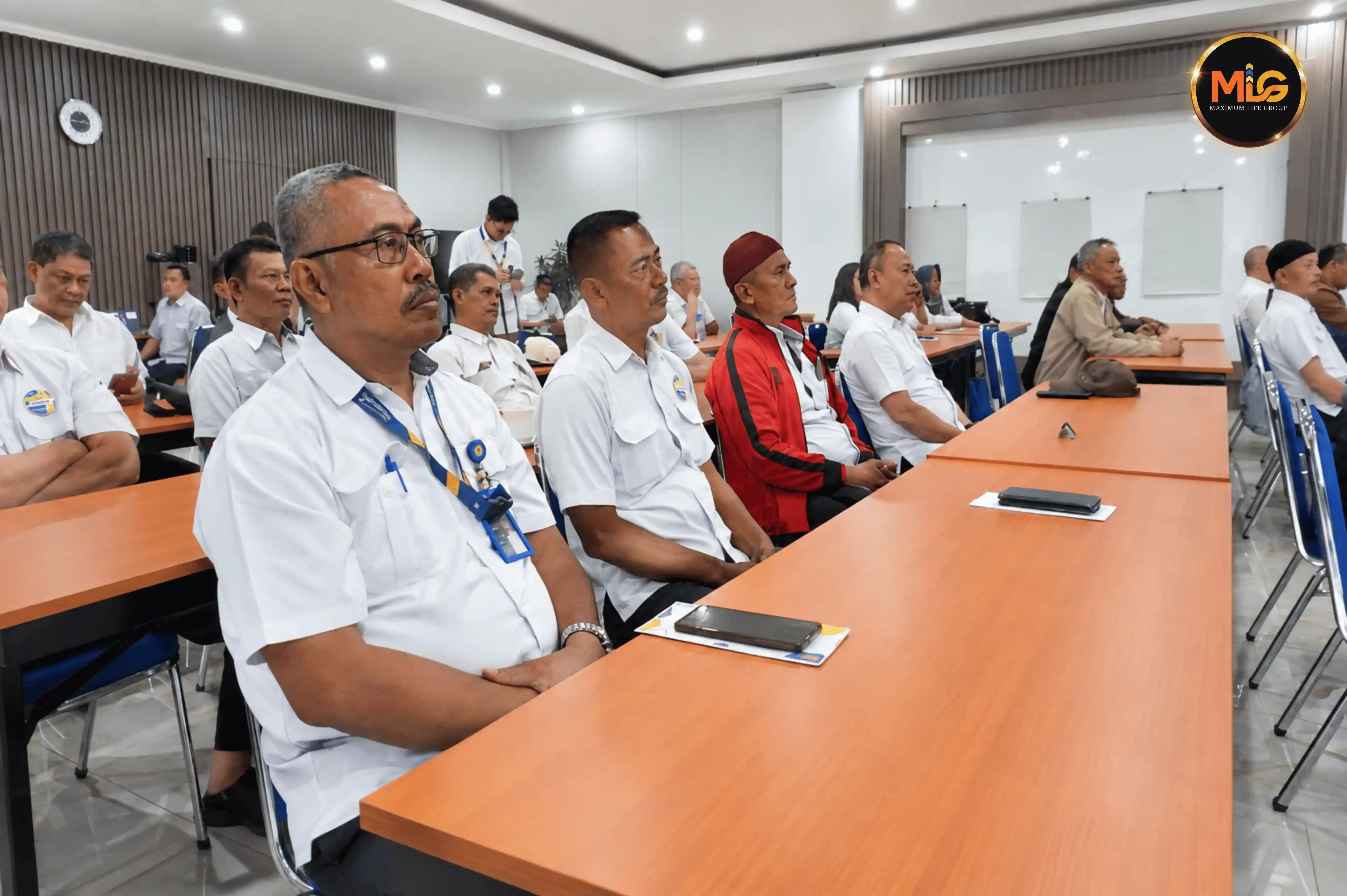 pengembangan SDM karyawan bersama Maximum Life Group