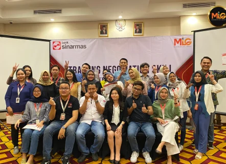 Training Masa Purnabakti Bank Sinarmas bersama Maximum Life Group